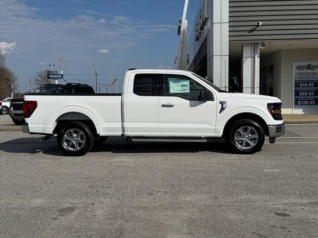 2025 Ford F-150 XLT photo 2