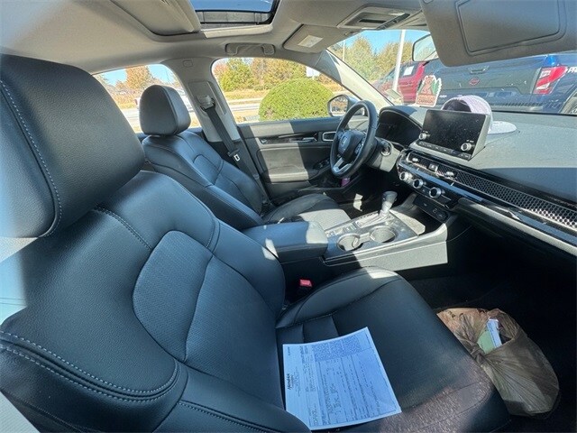 2024 Honda Civic EX-L Hatchback photo 3