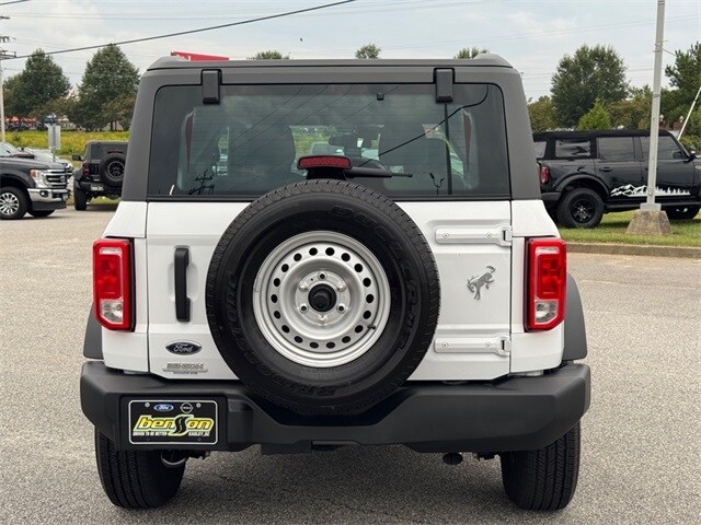 2025 Ford Bronco Base photo 4