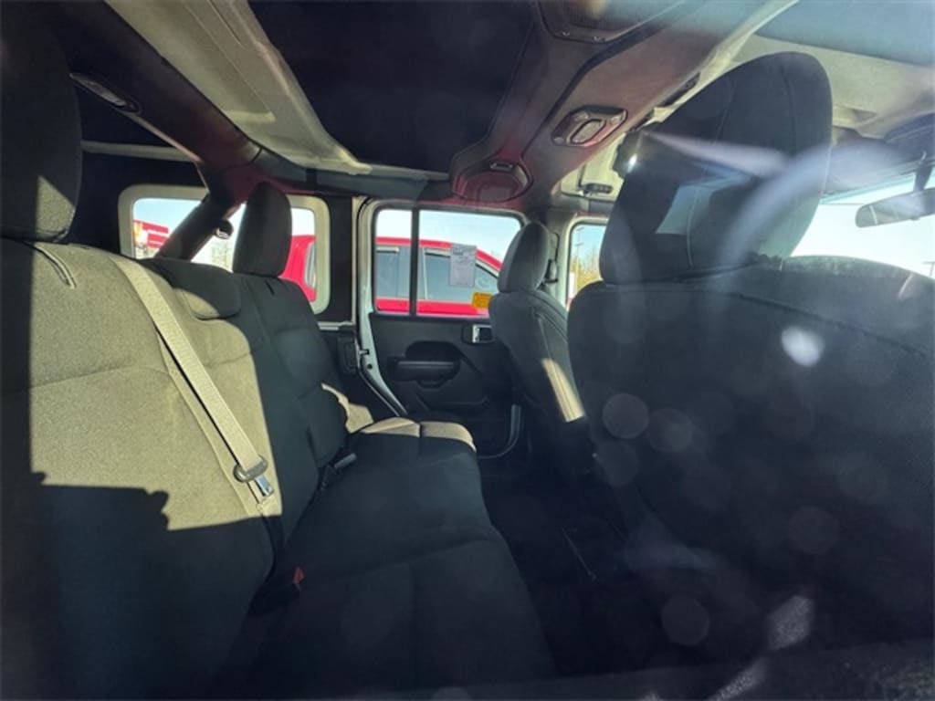 Used 2022 Jeep Wrangler Unlimited Sport Altitude SUV