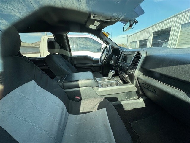 2019 Ford F-150 XLT photo 2