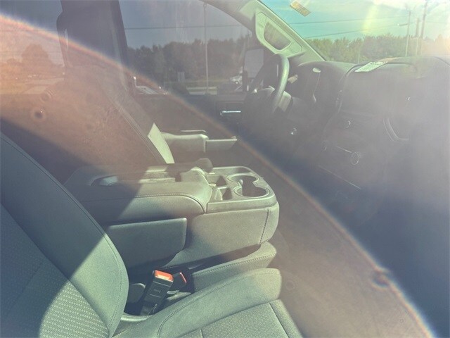 2020 Chevrolet Silverado 2500HD Custom photo 2