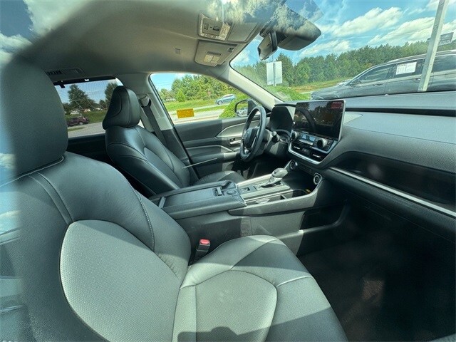 2024 Toyota Grand Highlander XLE photo 2
