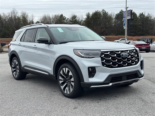 2026 Ford Explorer Platinum's photo