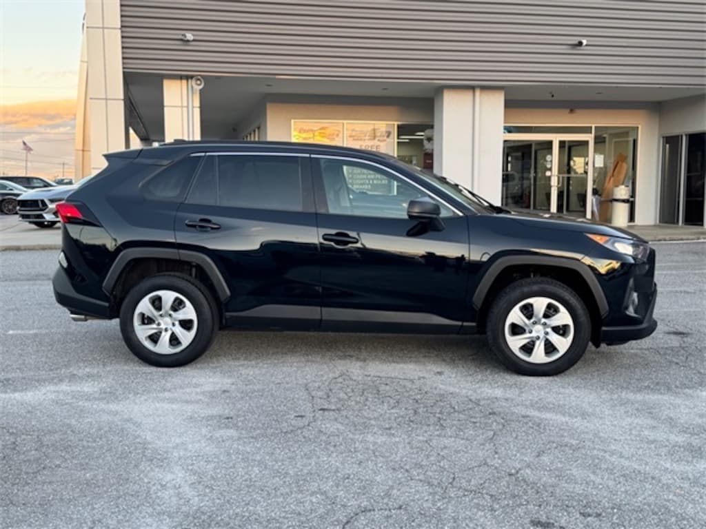 Used 2019 Toyota RAV4 LE SUV