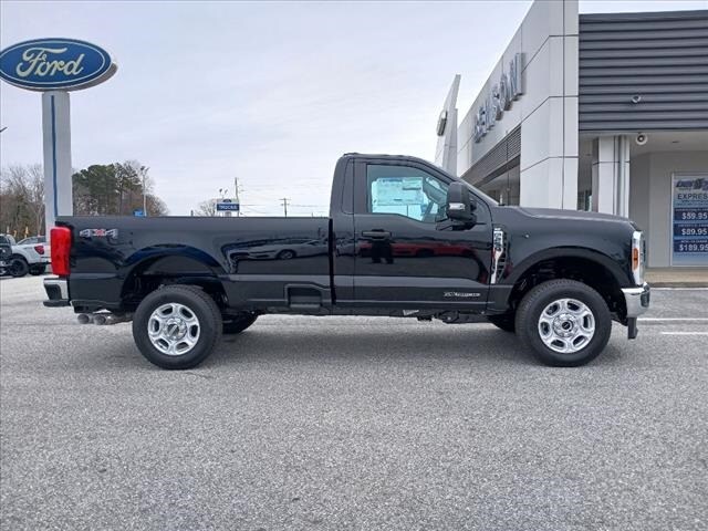 2025 Ford F-250 XLT photo 2