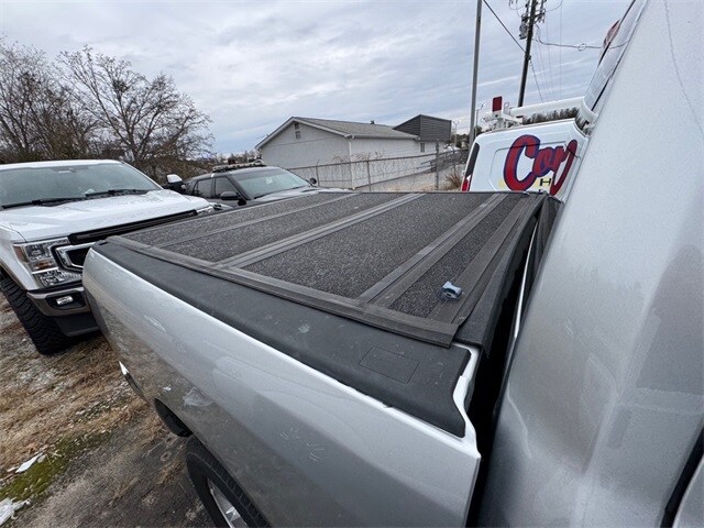 2011 Ram 1500 SLT photo 3