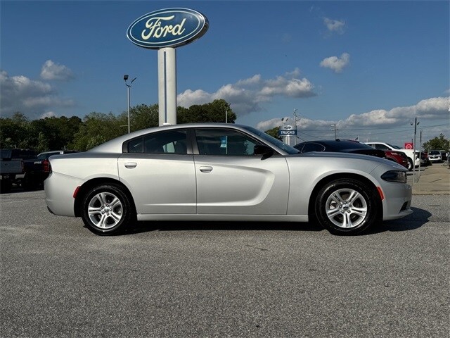 2023 Dodge Charger SXT photo 2