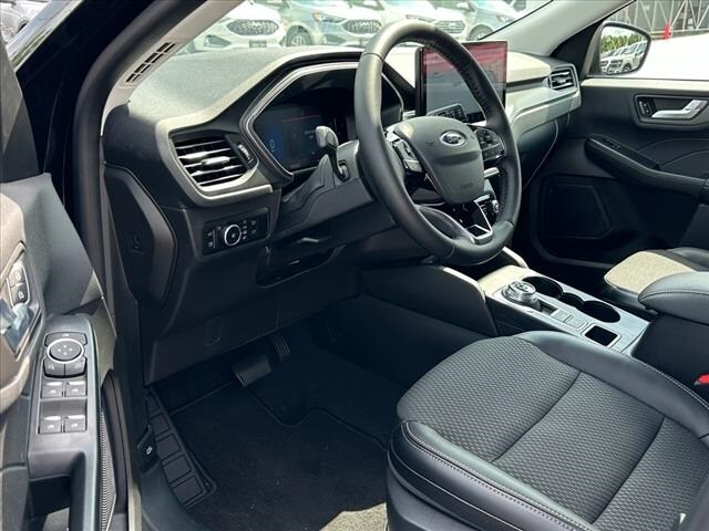 2024 Ford Escape Plug-In Hybrid photo 4