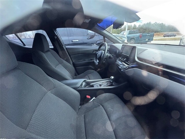 2018 Toyota C-HR XLE Premium photo 3