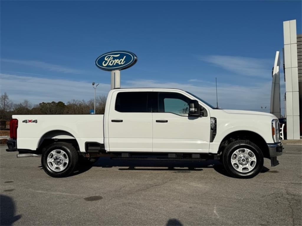 Used 2025 Ford F-250SD XLT Truck