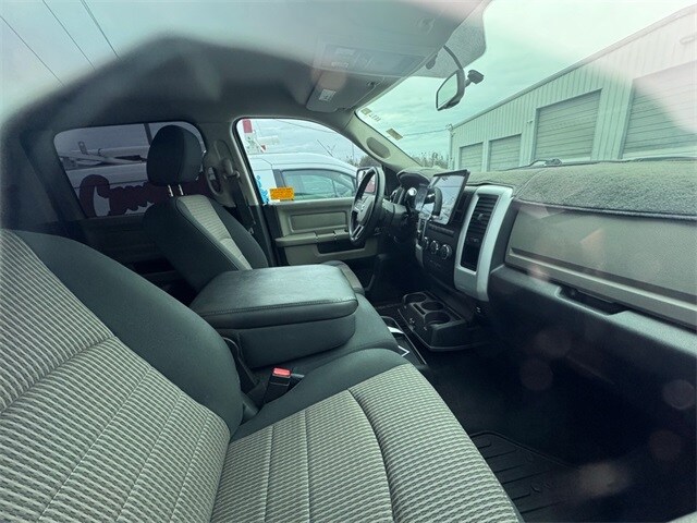 2011 Ram 1500 SLT photo 2