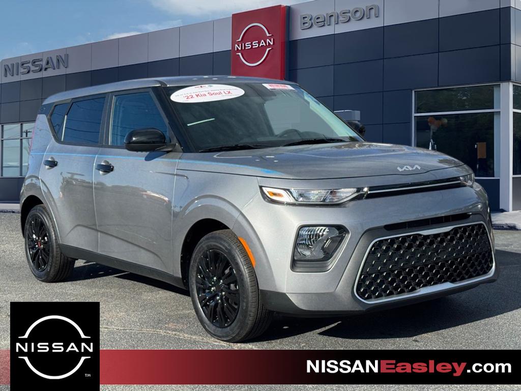 2022 Kia Soul LX's photo
