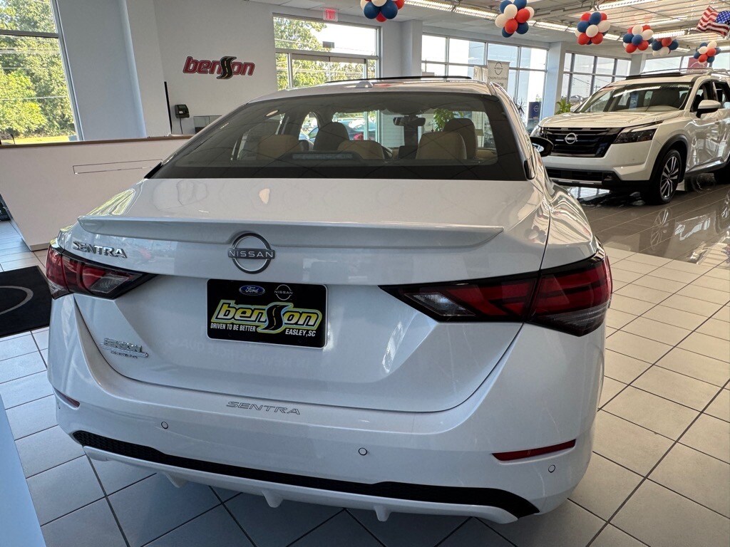 2025 Nissan Sentra SV photo 3