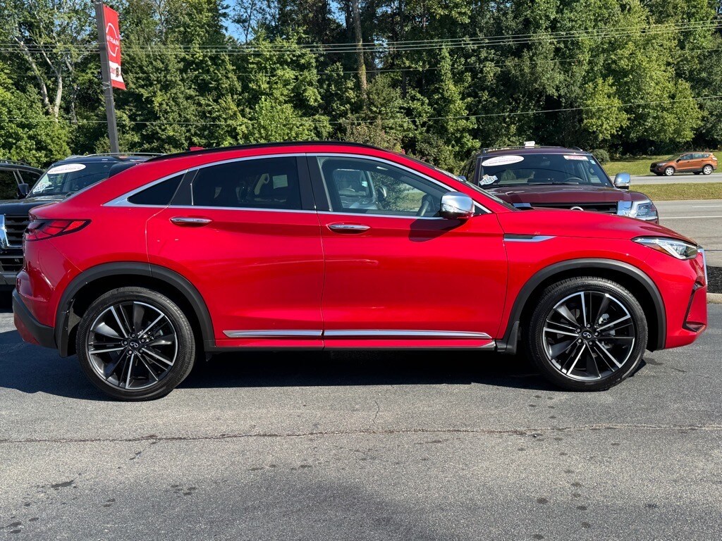 2022 Infiniti QX55 Essential photo 2
