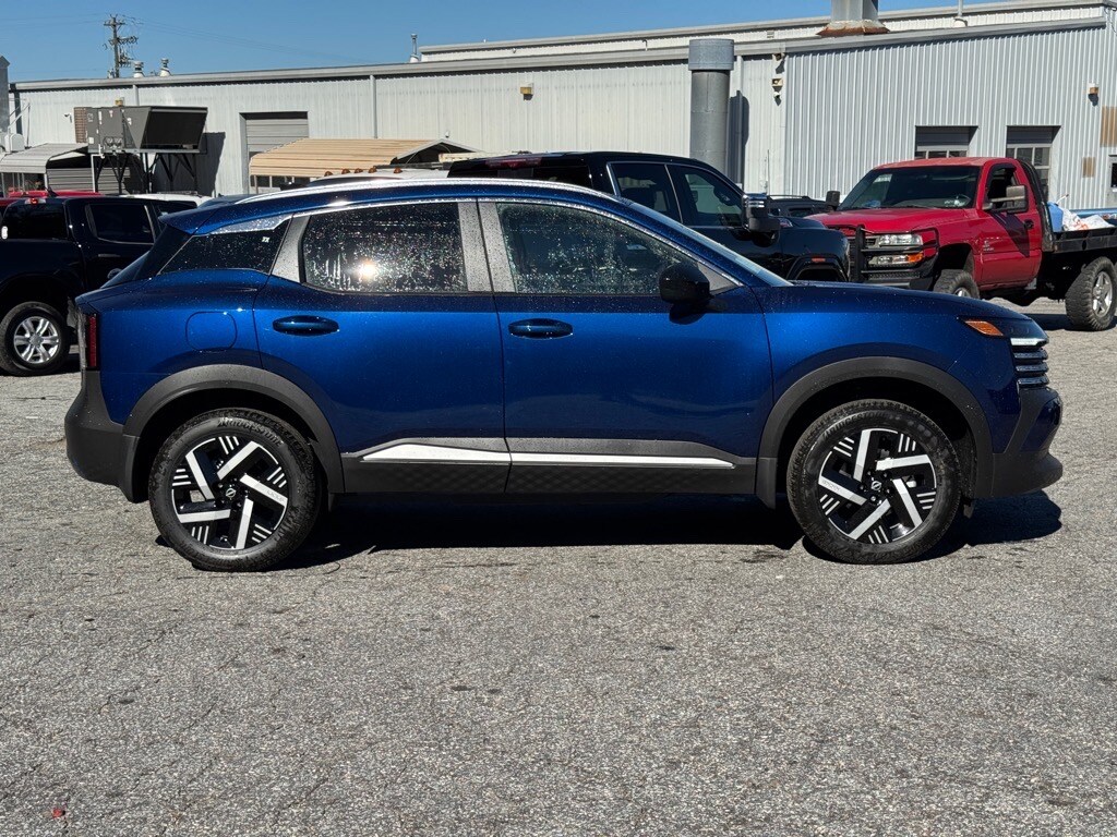 2026 Nissan Kicks SV photo 2