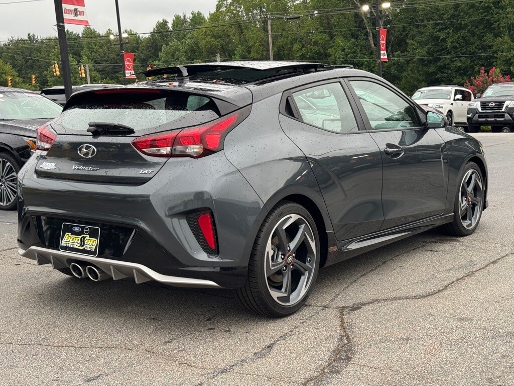 2020 Hyundai Veloster Turbo Ultimate photo 3