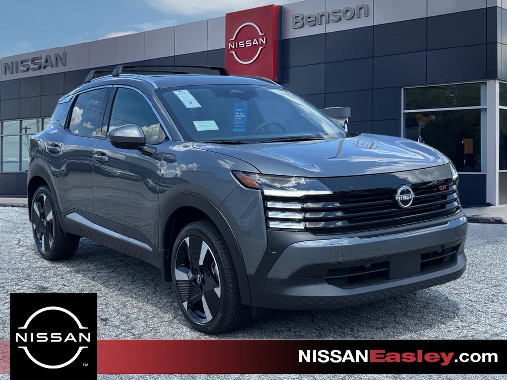 2025 Nissan Kicks SR's photo