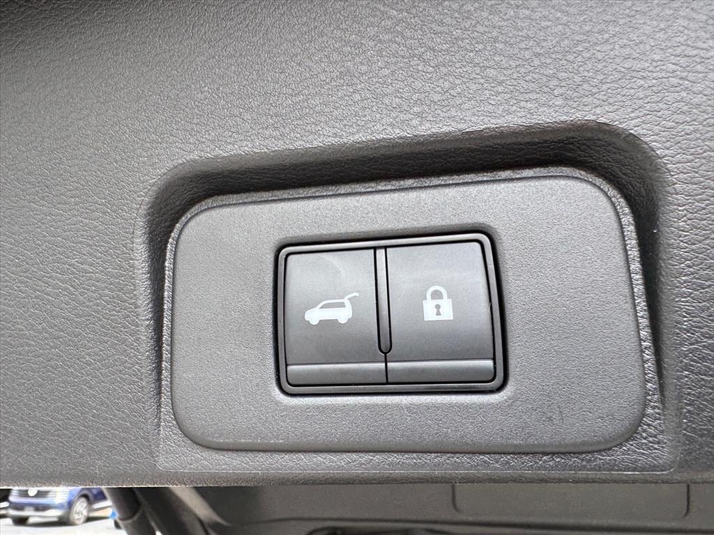 2025 Nissan Rogue SV - Photo 11