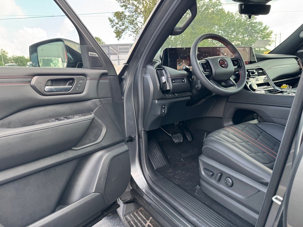 2025 Nissan Armada PRO-4X - Photo 15