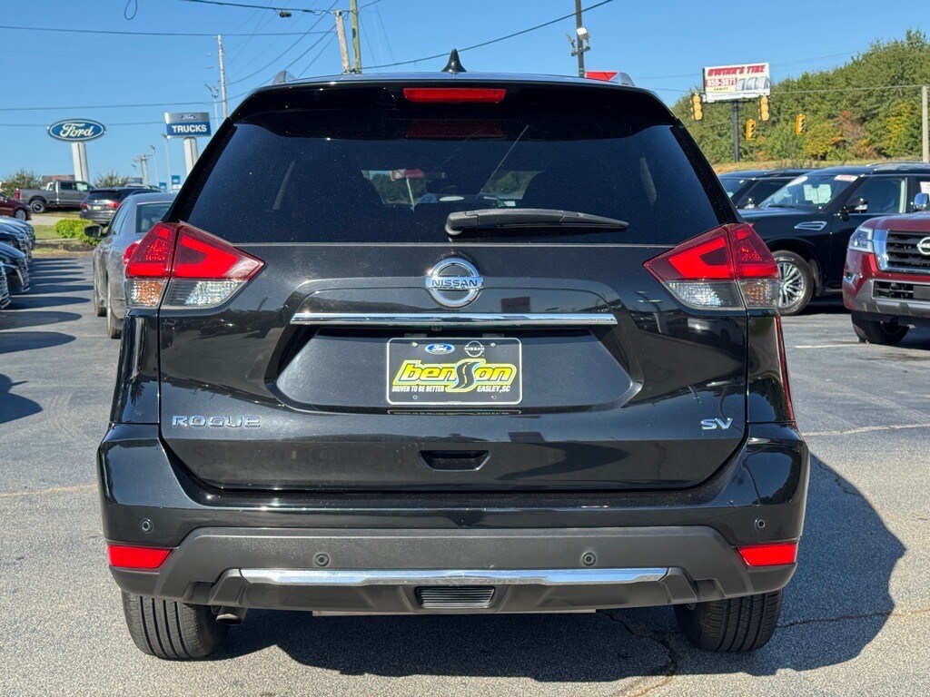 2020 Nissan Rogue SV photo 3