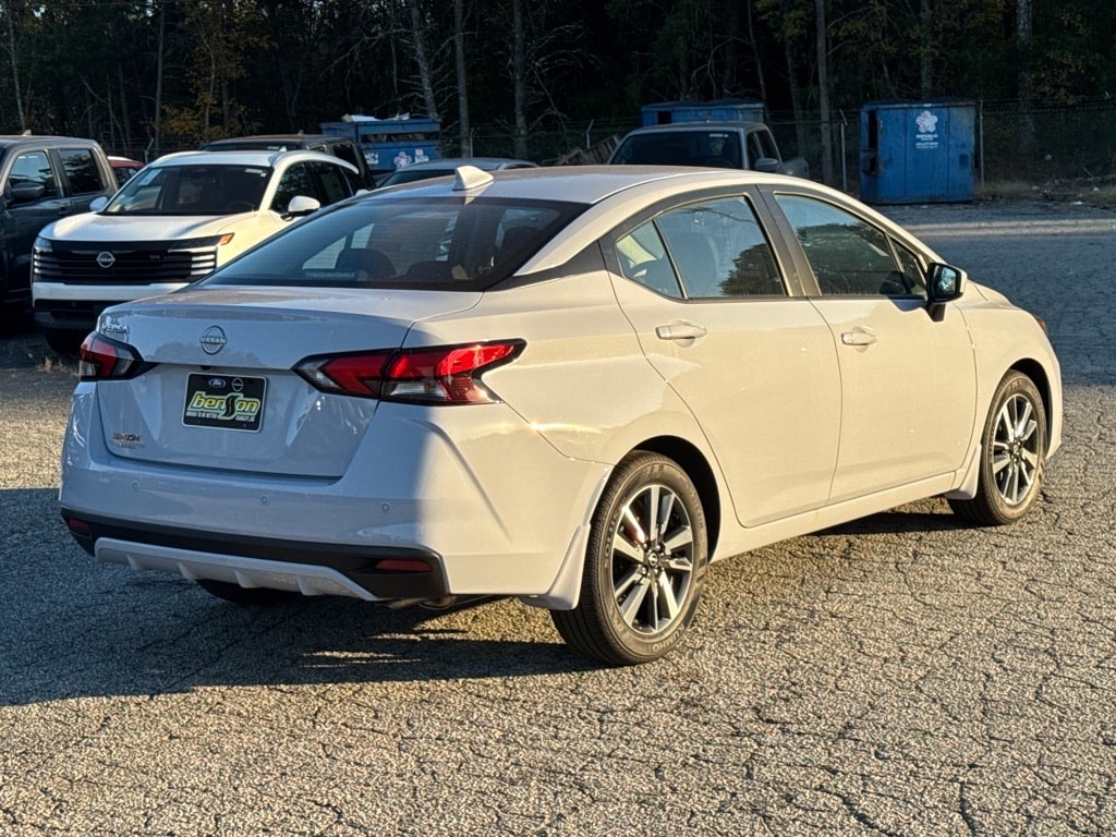 New 2025 Nissan Versa 1.6 SV Sedan