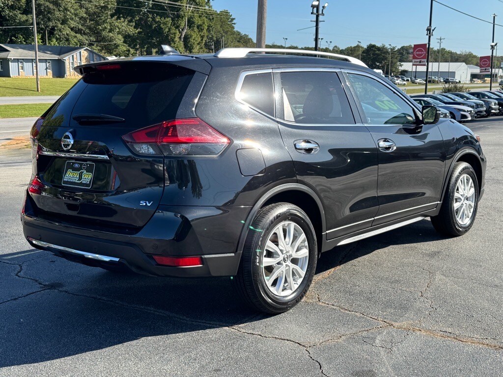 2020 Nissan Rogue SV photo 2