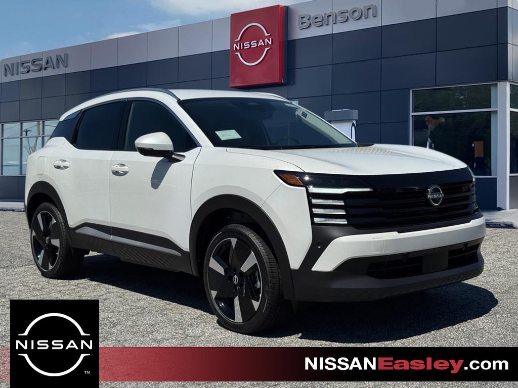 2025 Nissan Kicks SR's photo