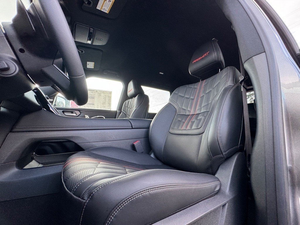 2025 Nissan Armada PRO-4X - Photo 16