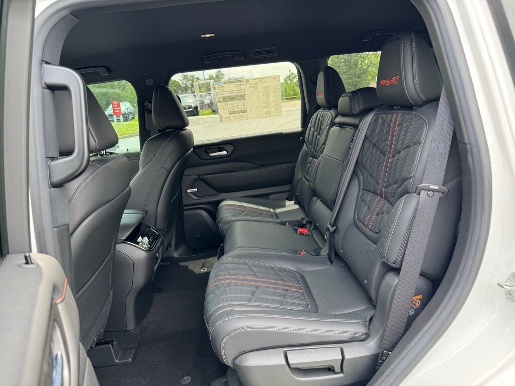 2025 Nissan Armada PRO-4X - Photo 11