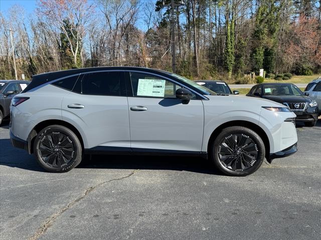 2025 Nissan Murano Platinum photo 2