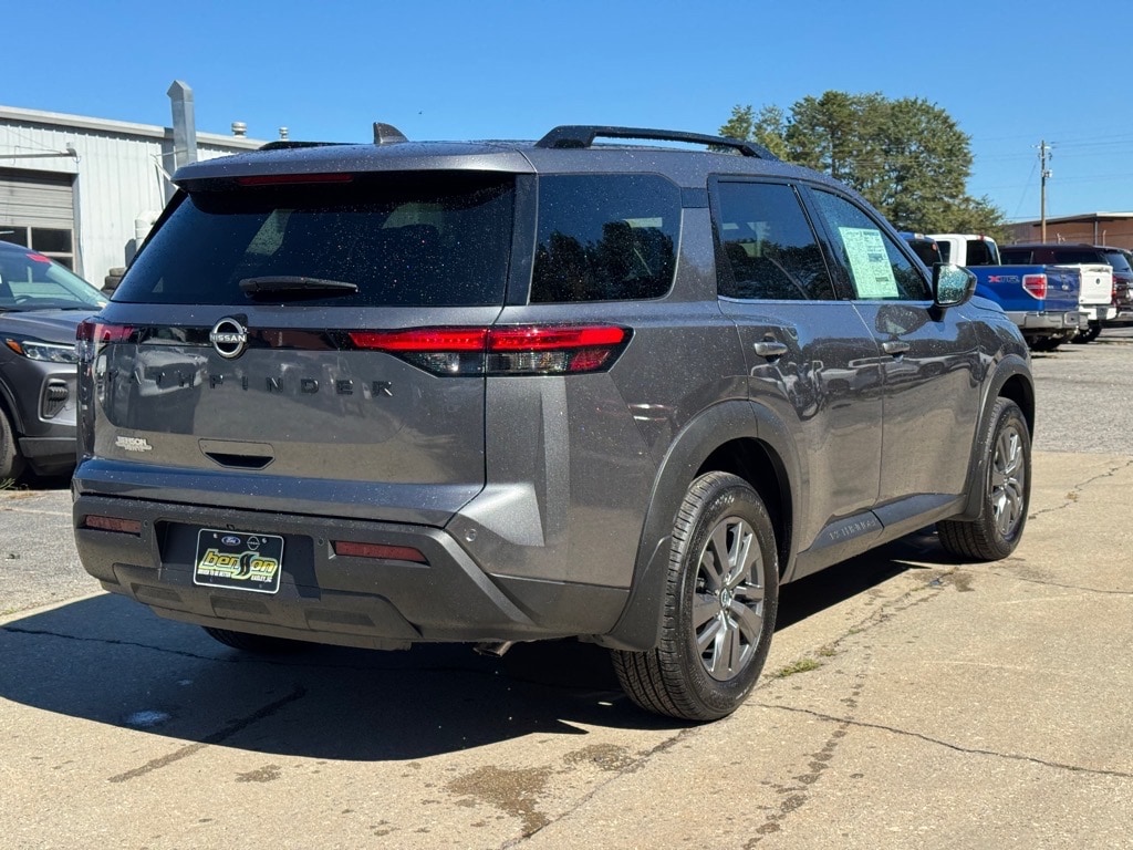 New 2025 Nissan Pathfinder SV SUV