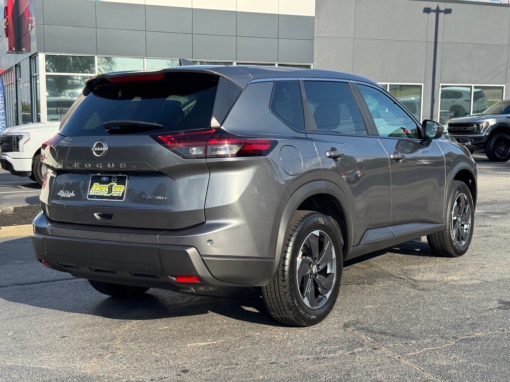 2024 Nissan Rogue SV photo 3