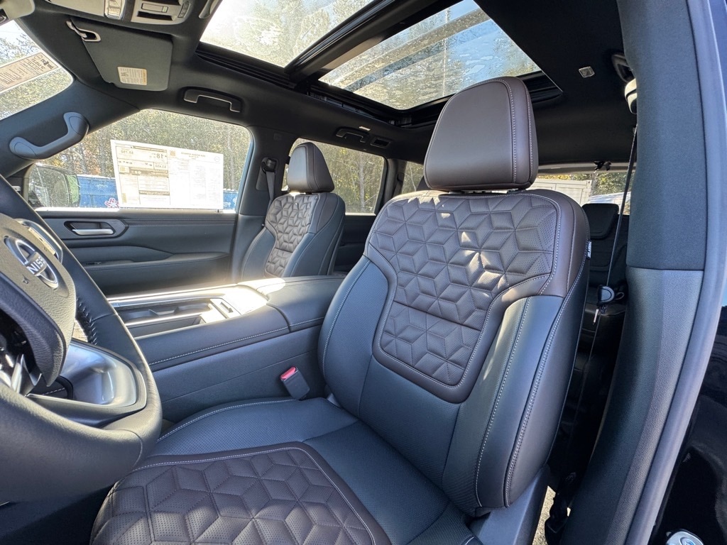 2026 Nissan Armada Platinum - Photo 18