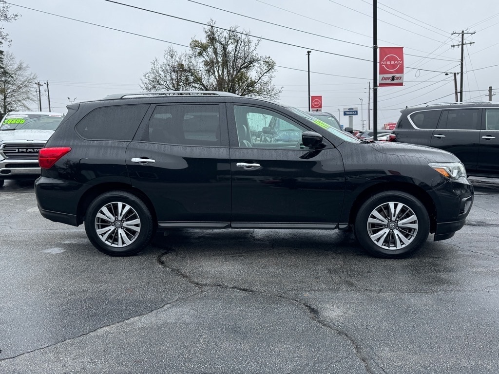 Used 2020 Nissan Pathfinder SL SUV