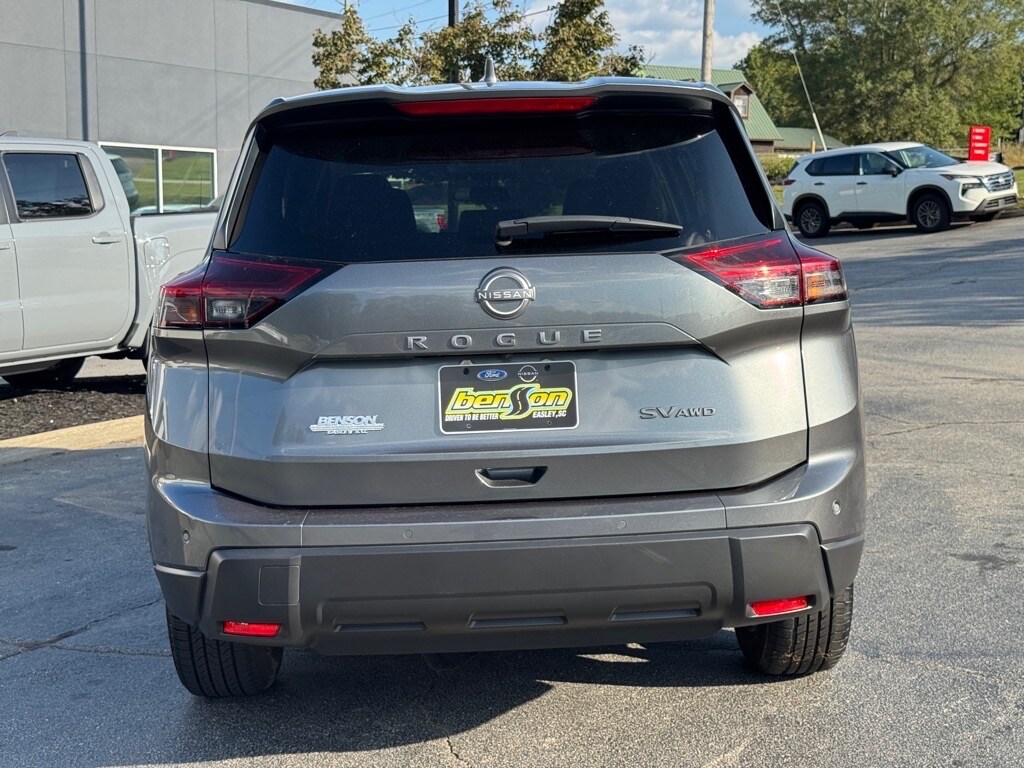 2024 Nissan Rogue SV photo 4