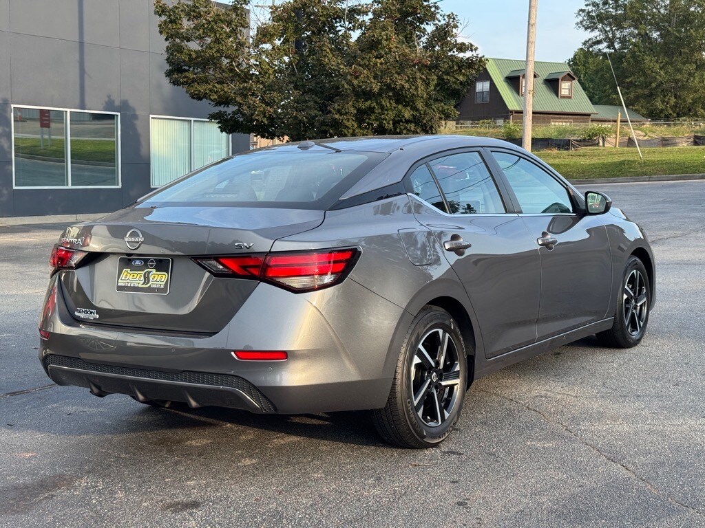 2024 Nissan Sentra SV photo 3