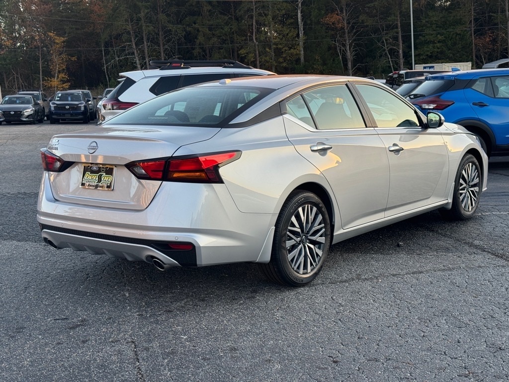 New 2025 Nissan Altima SV Sedan