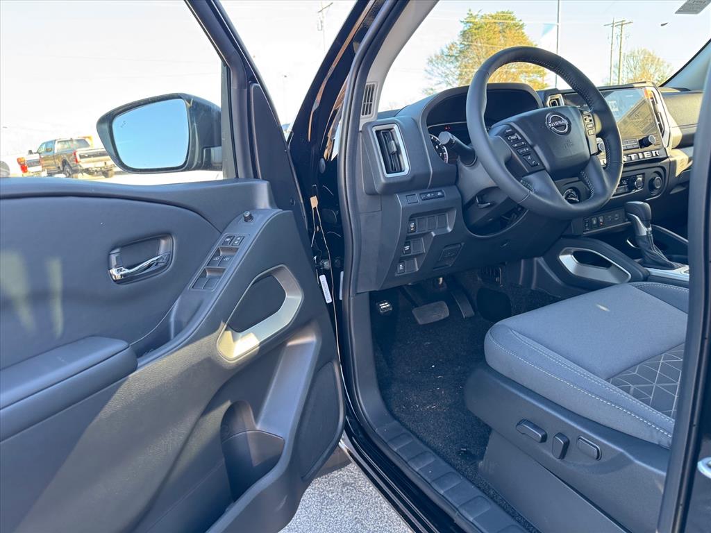 2026 Nissan Frontier SV - Photo 13