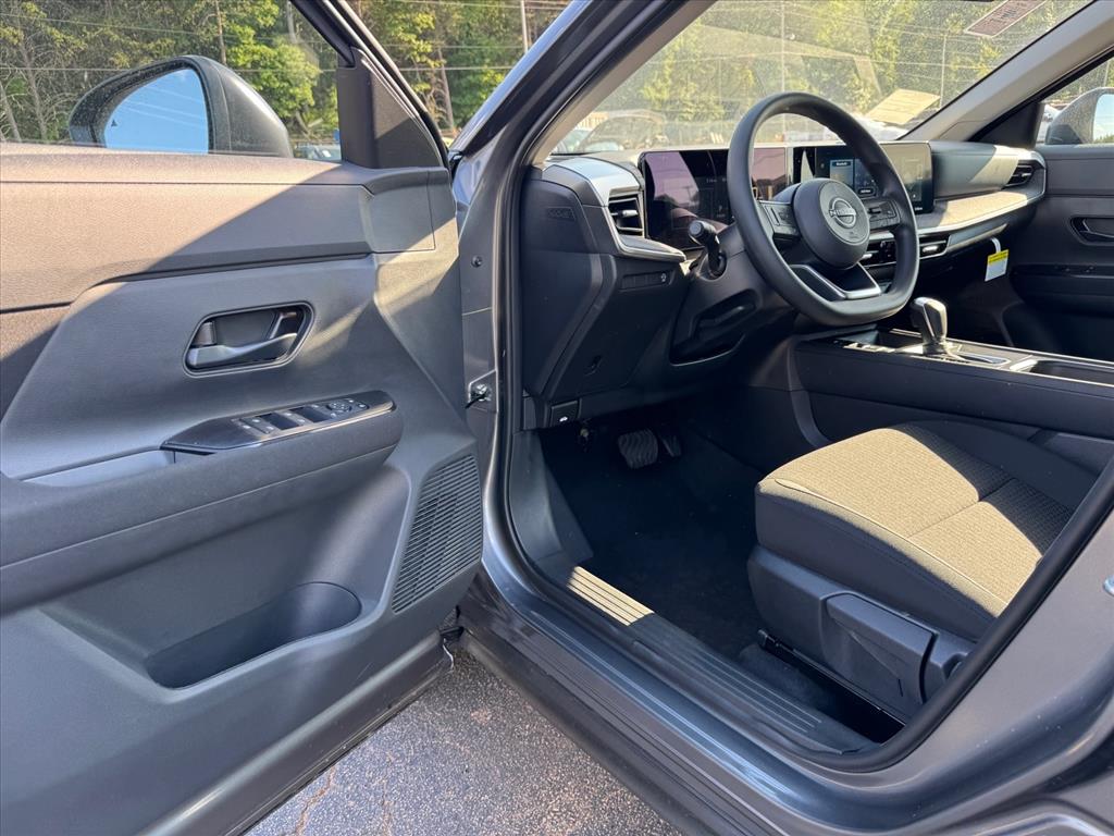 2026 Nissan KICKS S - Photo 13