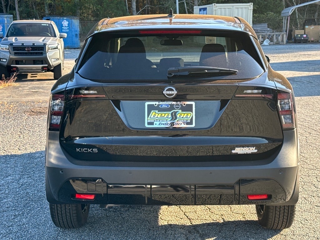New 2025 Nissan Kicks SV SUV