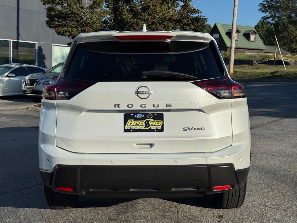 2024 Nissan Rogue SV photo 4