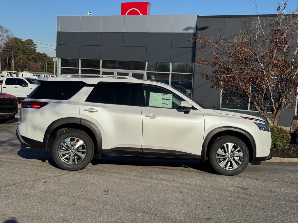 New 2025 Nissan Pathfinder SL SUV