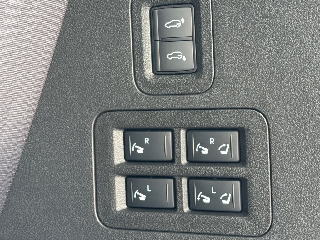 2025 Nissan Armada PRO-4X - Photo 10