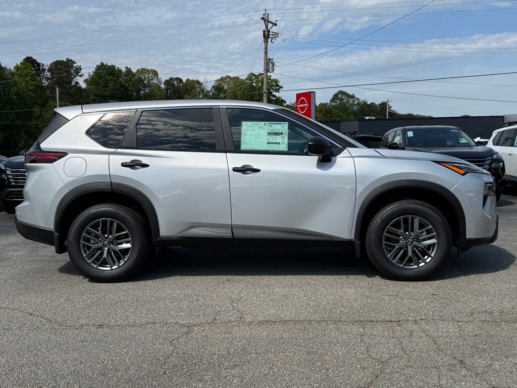 2025 Nissan Rogue S photo 2