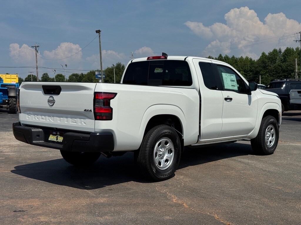 2025 Nissan Frontier S photo 3
