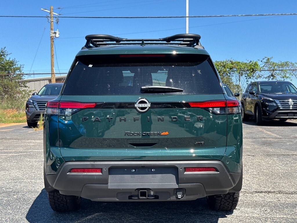 2025 Nissan Pathfinder Rock Creek photo 3