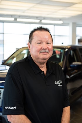 Staff member Billy Floyd from ID_b68dbb720134
