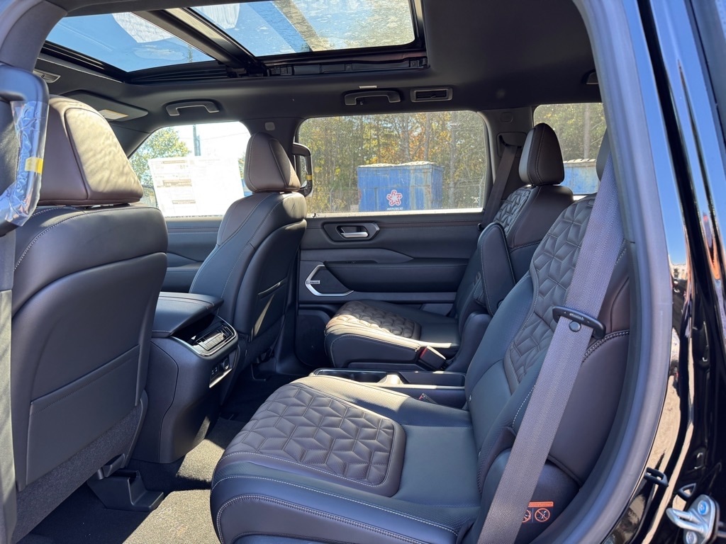 2026 Nissan Armada Platinum - Photo 13