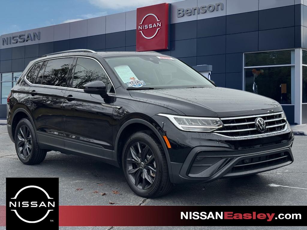 2024 Volkswagen Tiguan SE's photo